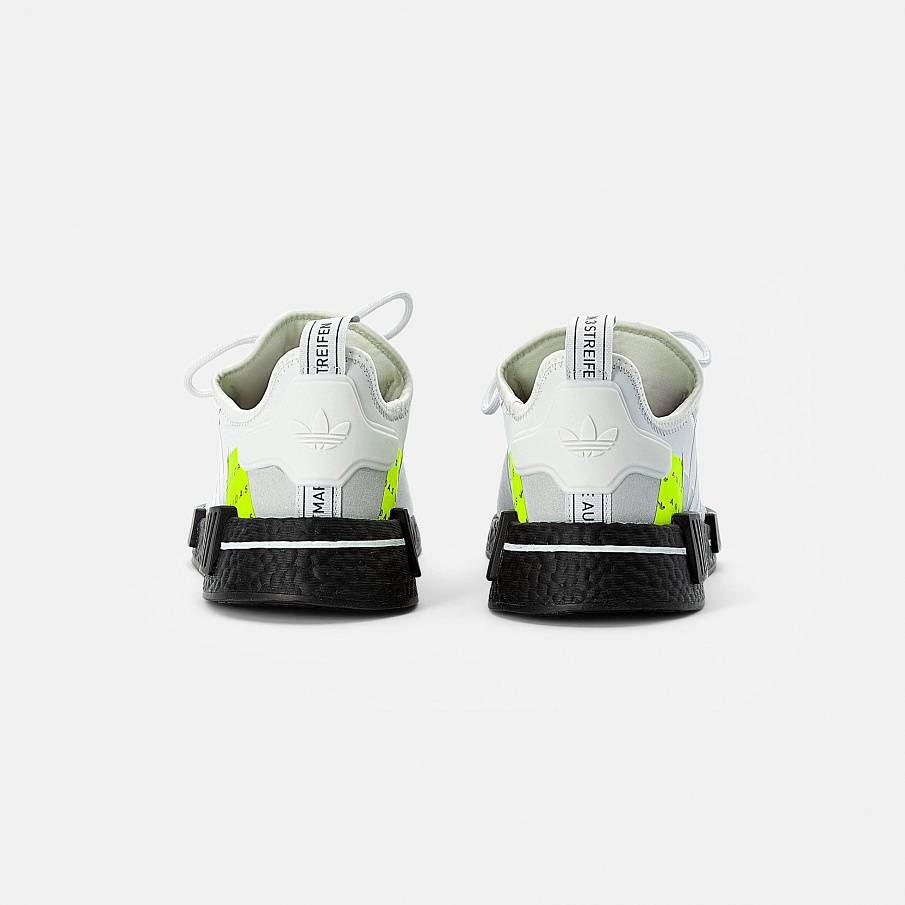 Фото № 3 с приближением к товару «‎Adidas Nmd_r1 »