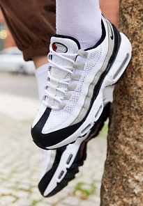 Фото № 1 с приближением к товару «‎W AIR MAX 95 ESS»