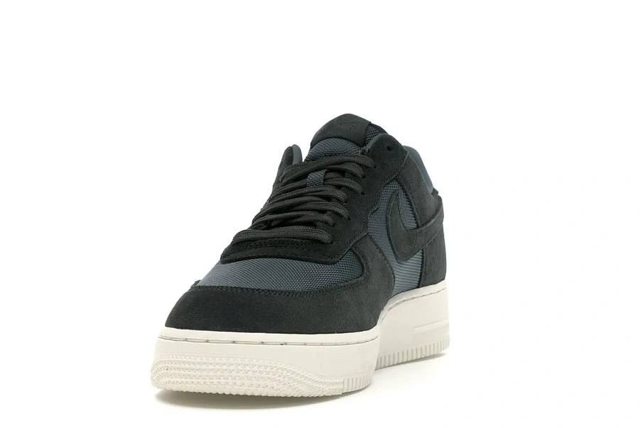 Фото № 3 с приближением к товару «‎Nike Air Force 1 Low 07 1 Mineral Spruce»