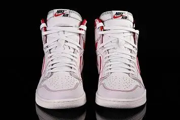 Nike Air Jordan 1 Retro OG  - 3