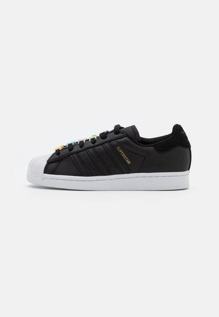 Фото № 1 с приближением к товару «‎Adidas Superstar »
