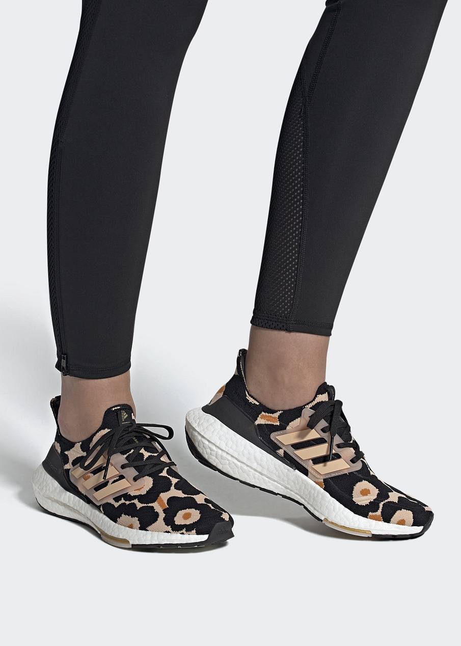 Фото № 2 с приближением к товару «‎Adidas Ultraboost»
