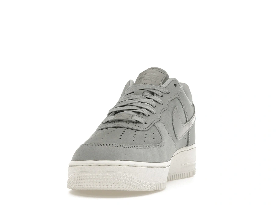 Фото № 4 с приближением к товару «‎Nike Air Force 1 Low 07 PRM Wolf Grey »