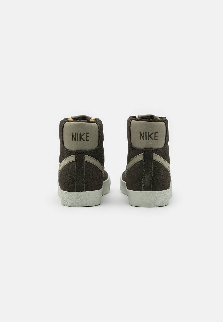 Фото № 4 с приближением к товару «‎Nike Blazer ’77 »