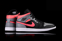Фото № 2 с приближением к товару «‎Nike Air Jordan 1 Retro Shadow»