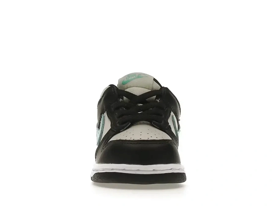 Фото № 2 с приближением к товару «‎Nike Dunk Low»