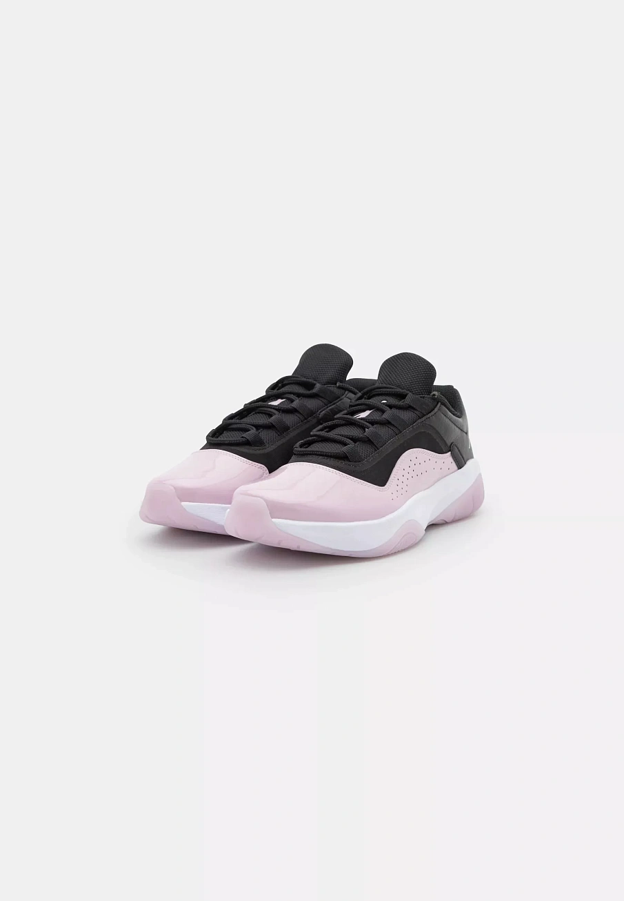 Фото № 4 с приближением к товару «‎WMNS AIR JORDAN 11 CMFT LOW»