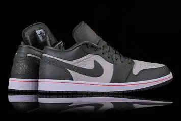 Nike Air Jordan 1 Retro Military  - 3
