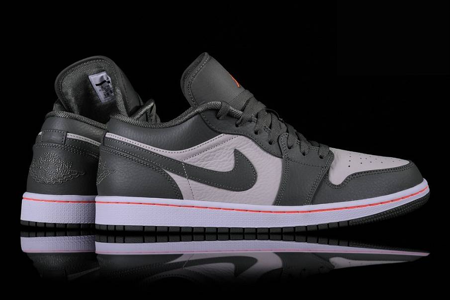 Фото № 3 с приближением к товару «‎Nike Air Jordan 1 Retro Military »