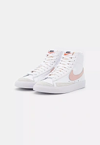 Фото № 2 с приближением к товару «‎BLAZER MID 77»