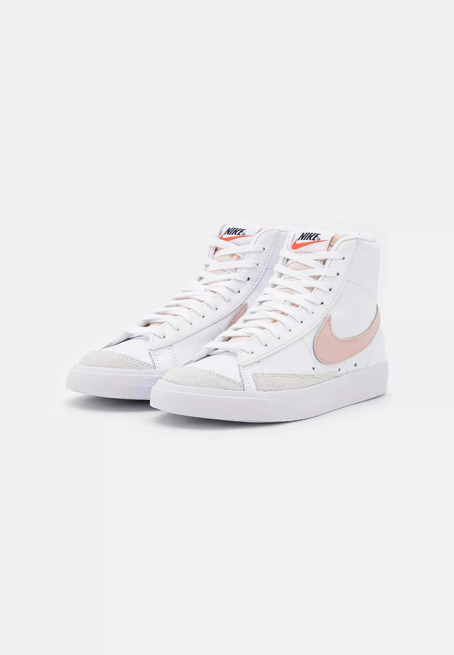 Фото № 2 с приближением к товару «‎BLAZER MID 77»