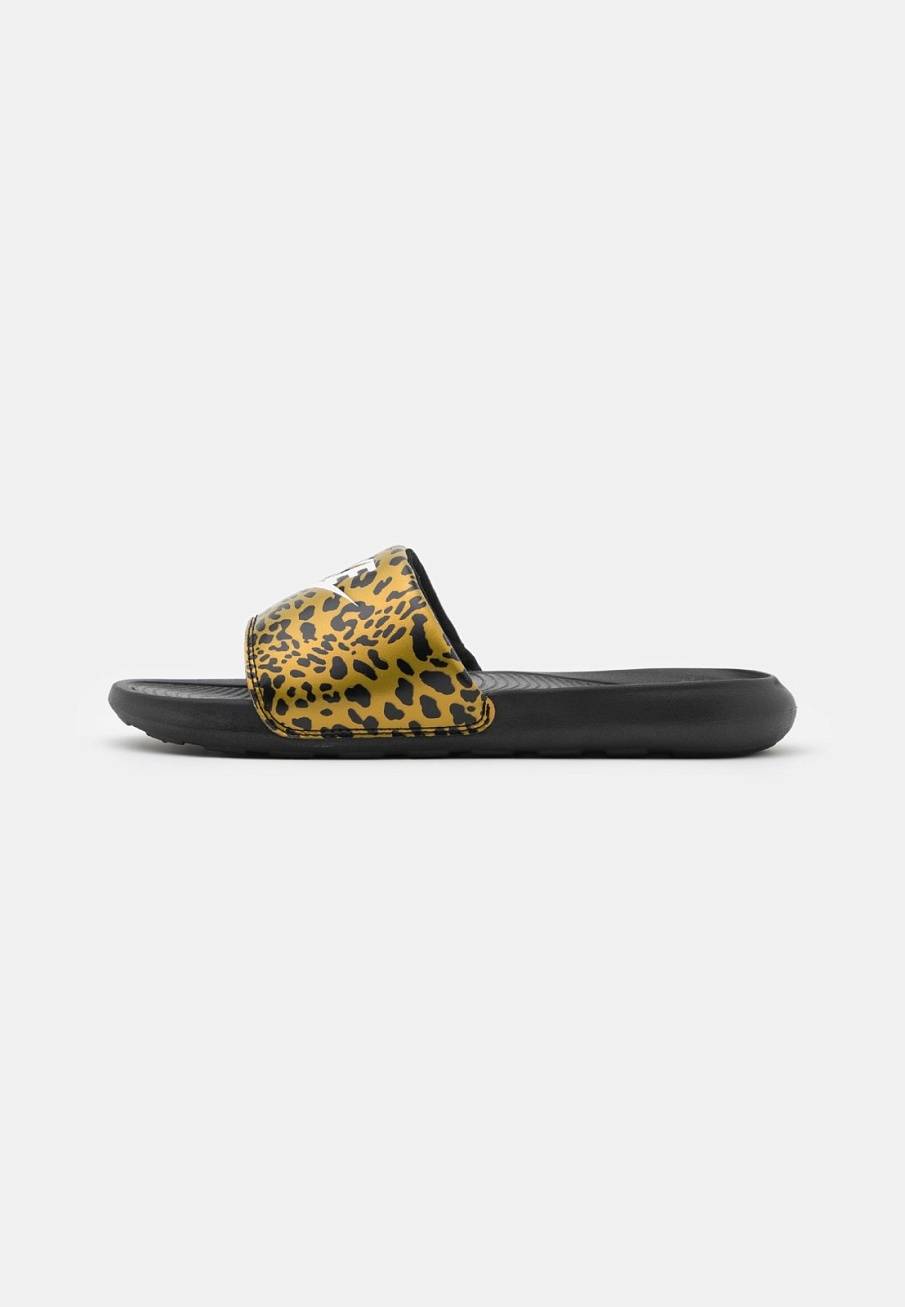Фото № 1 с приближением к товару «‎Nike Victori One Slide Print»
