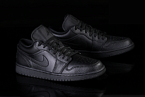 Фото № 4 с приближением к товару «‎Nike Air Jordan 1 Retro Triple »