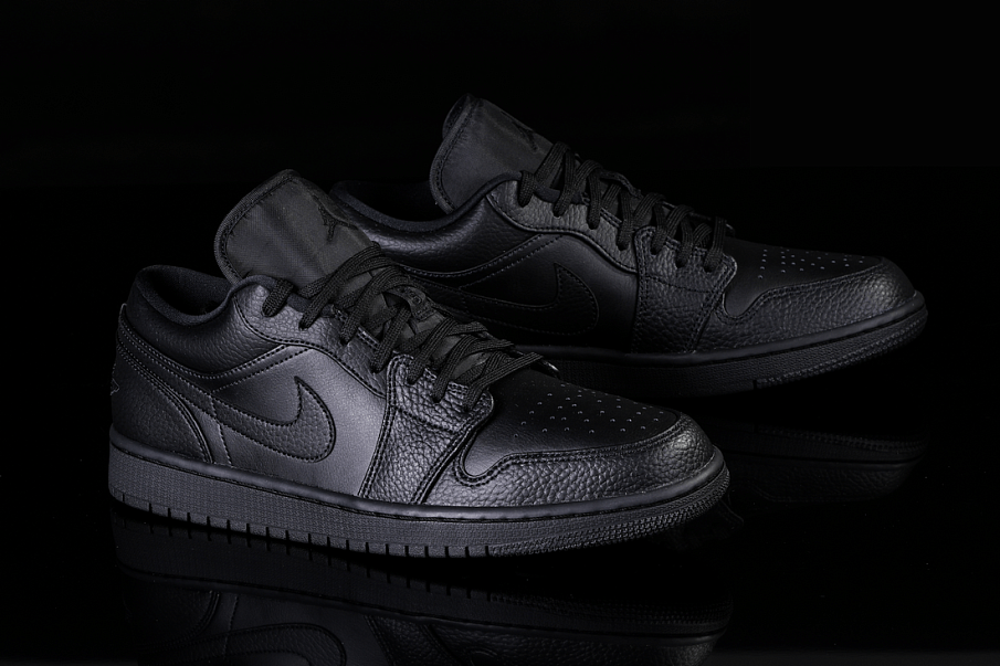 Фото № 4 с приближением к товару «‎Nike Air Jordan 1 Retro Triple »