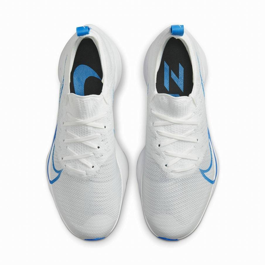 Фото № 3 с приближением к товару «‎Nike DO»