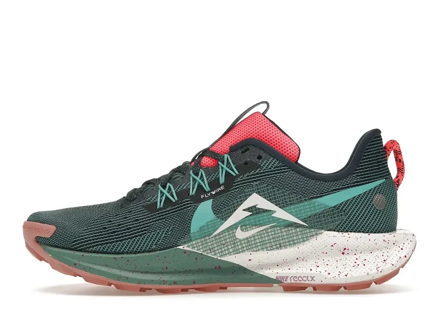 Фото № 3 с приближением к товару «‎Nike Pegasus Trail 5»