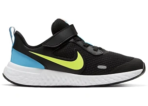 Nike Revolution 5