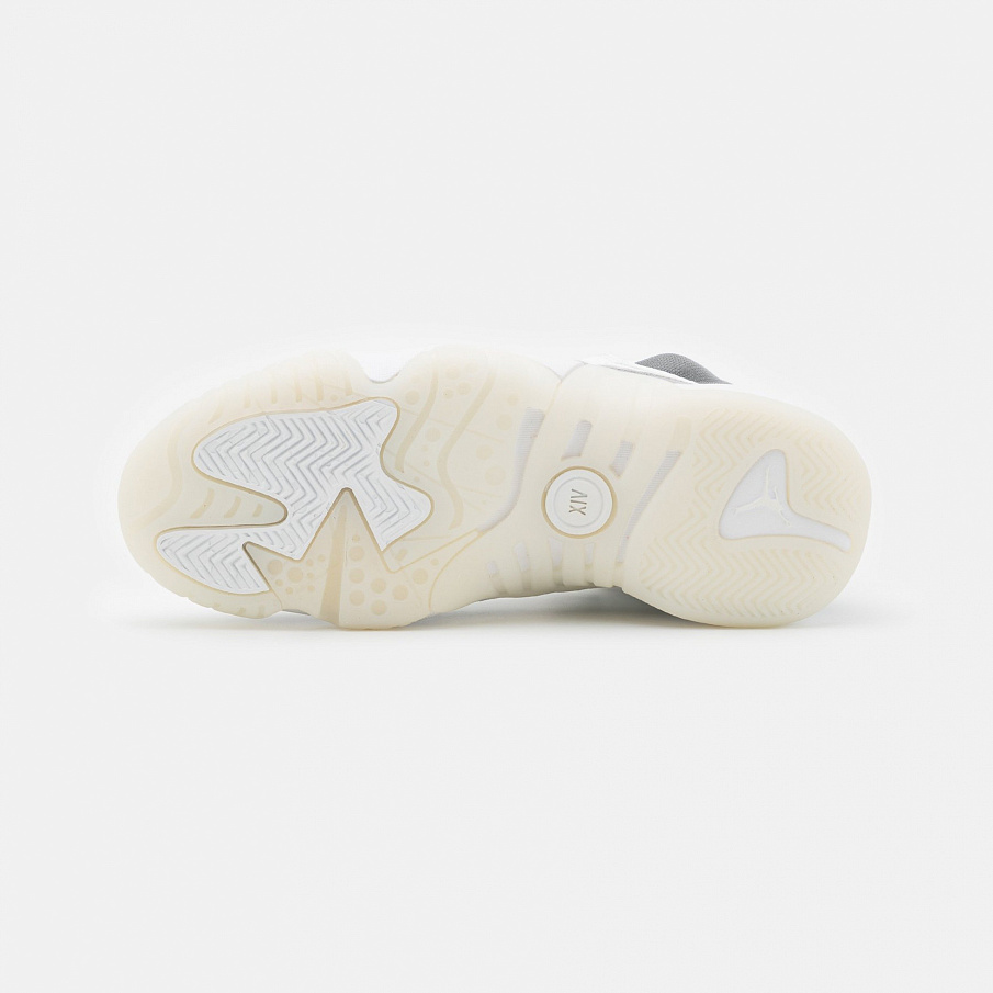 Фото № 4 с приближением к товару «‎Jordan Wmns Jumpman Two Trey »