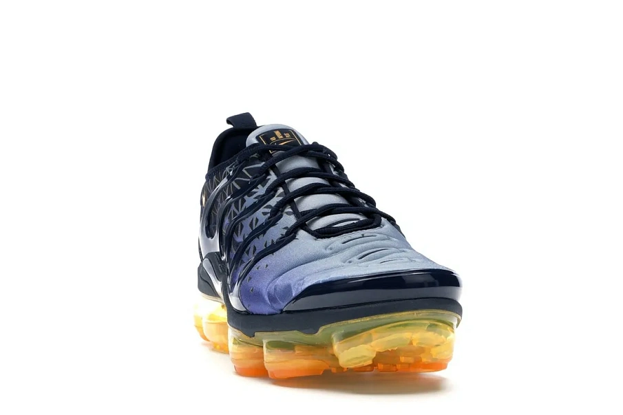 Фото № 2 с приближением к товару «‎Nike Air VaporMax Plus Geometric Obsidian Laser Orange»