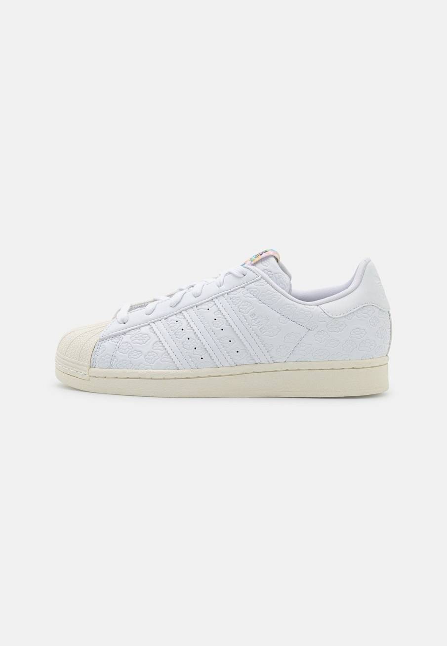 Фото № 1 с приближением к товару «‎Adidas Disney Superstar »