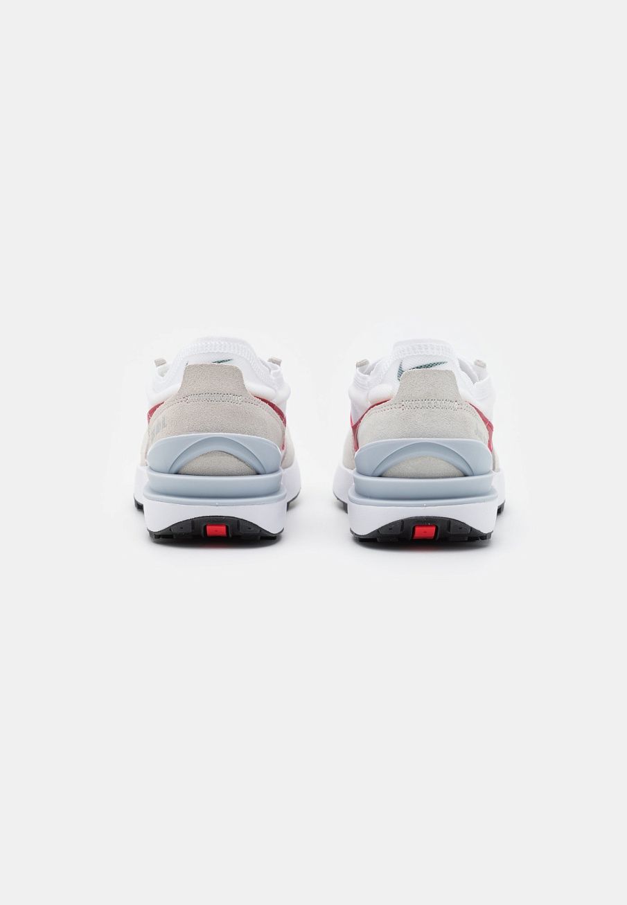 Фото № 3 с приближением к товару «‎Nike Waffle One »