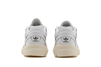 Фото № 5 с приближением к товару «‎Adidas Astir W»