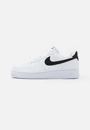 Nike Air Force 1 ’07  - 1