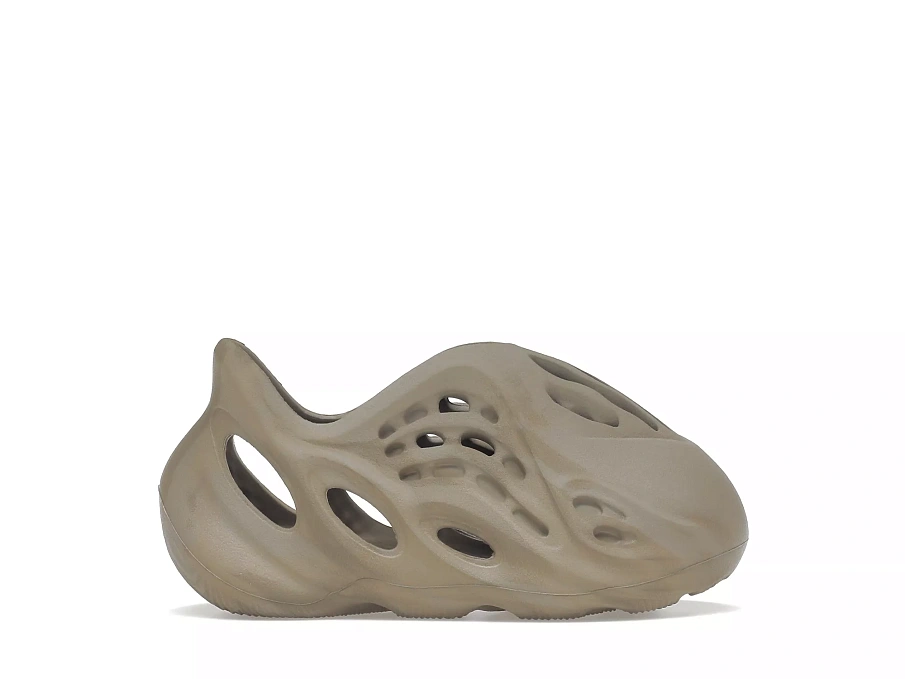 Фото № 1 с приближением к товару «‎adidas Yeezy Foam RNNR Stone Sage (Infants)»