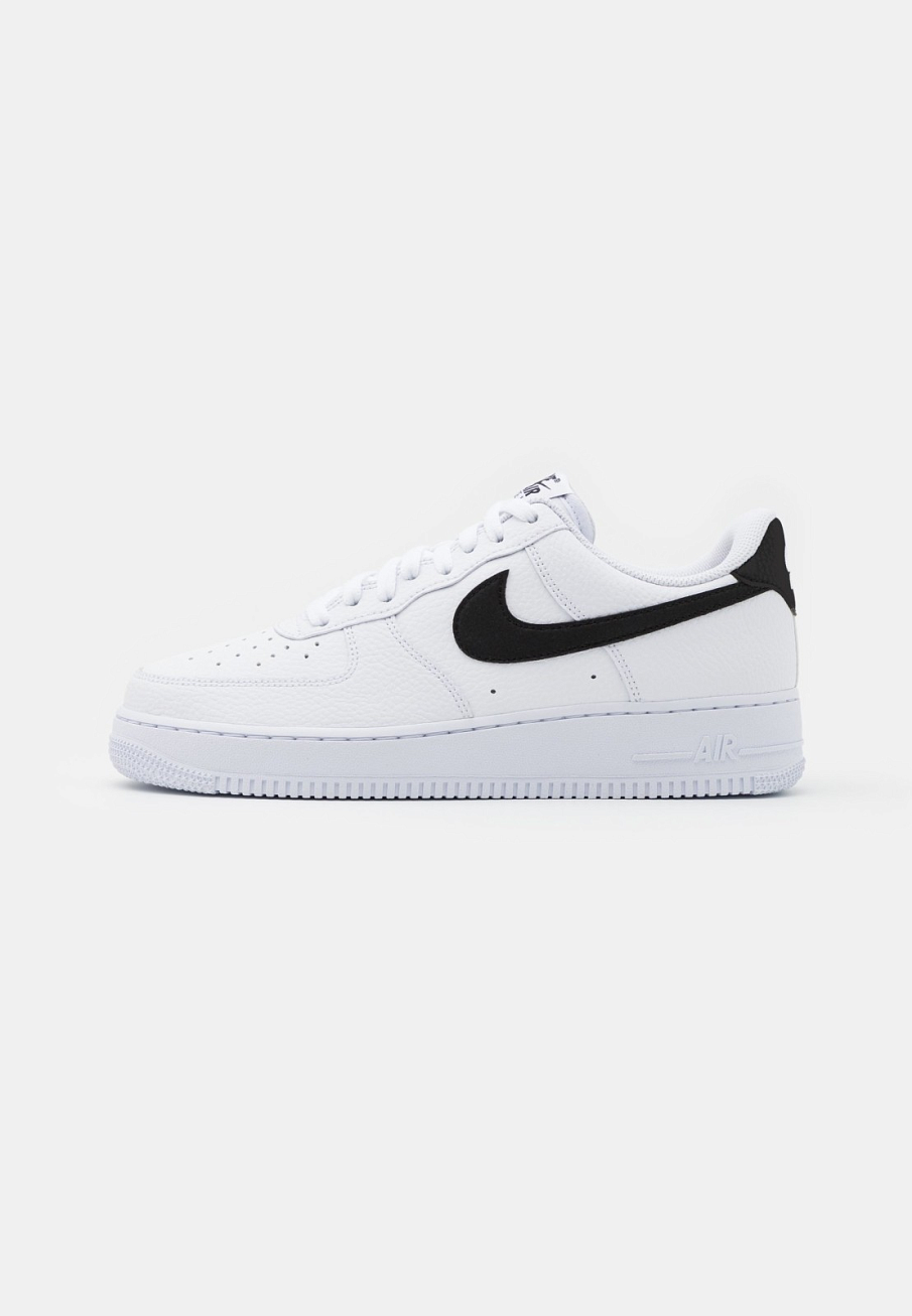 Фото № 1 с приближением к товару «‎Nike Air Force 1 ’07 »