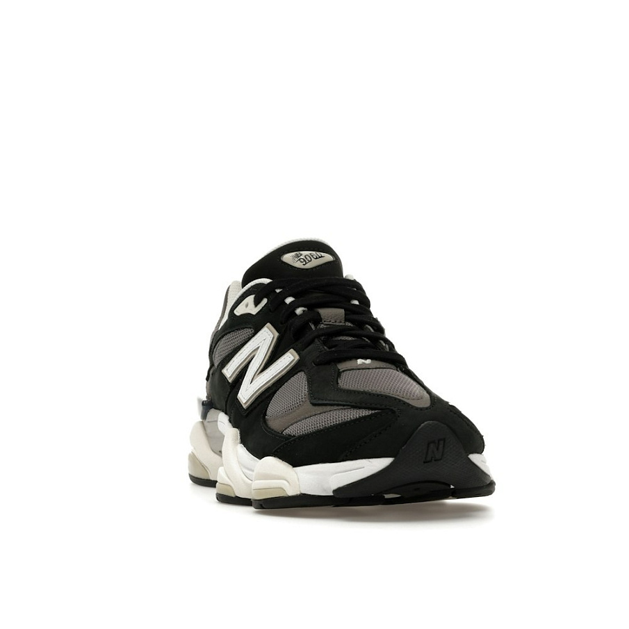 Фото № 2 с приближением к товару «‎New Balance 9060 Black Tornado»