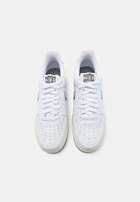 Фото № 4 с приближением к товару «‎AIR FORCE 1 '07 LX EMB»