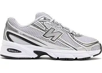 New Balance 740