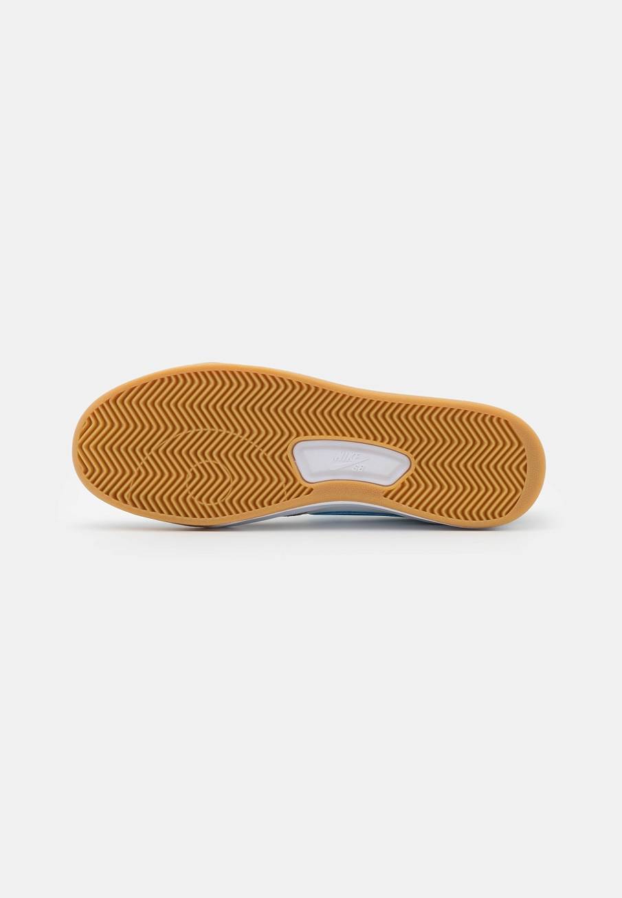 Фото № 5 с приближением к товару «‎Nike Adversary Premium »