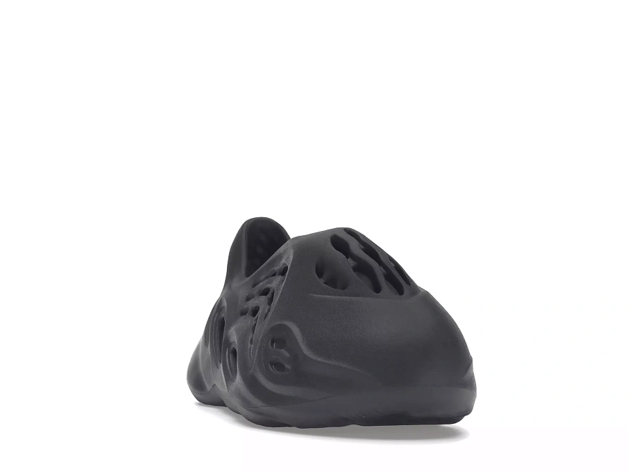 Фото № 6 с приближением к товару «‎adidas Yeezy Foam RNR Onyx (Kids)»