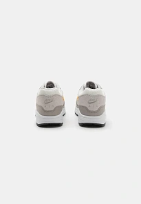 Фото № 3 с приближением к товару «‎AIR MAX 1 »