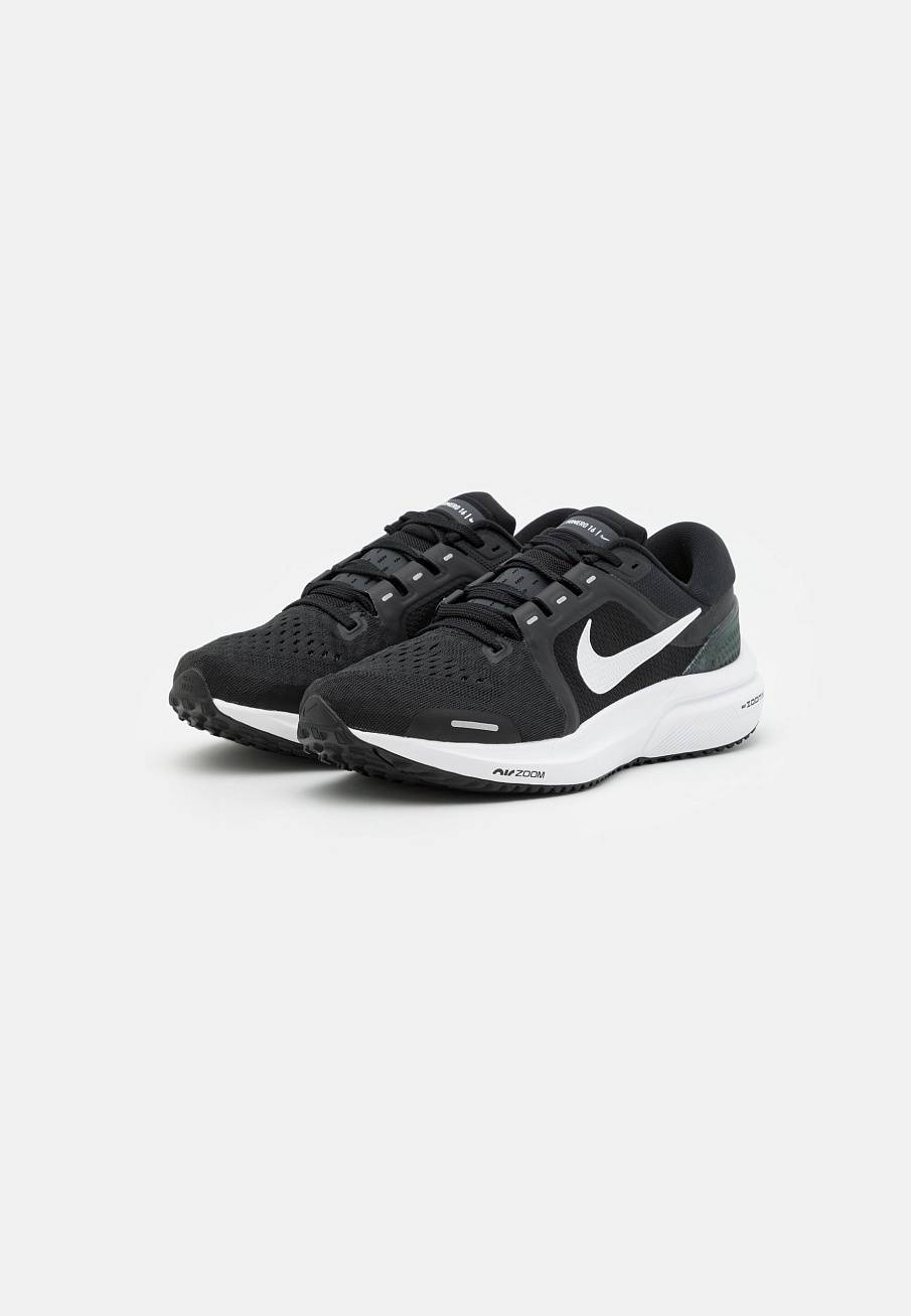 Фото № 2 с приближением к товару «‎Nike Air Zoom Vomero»