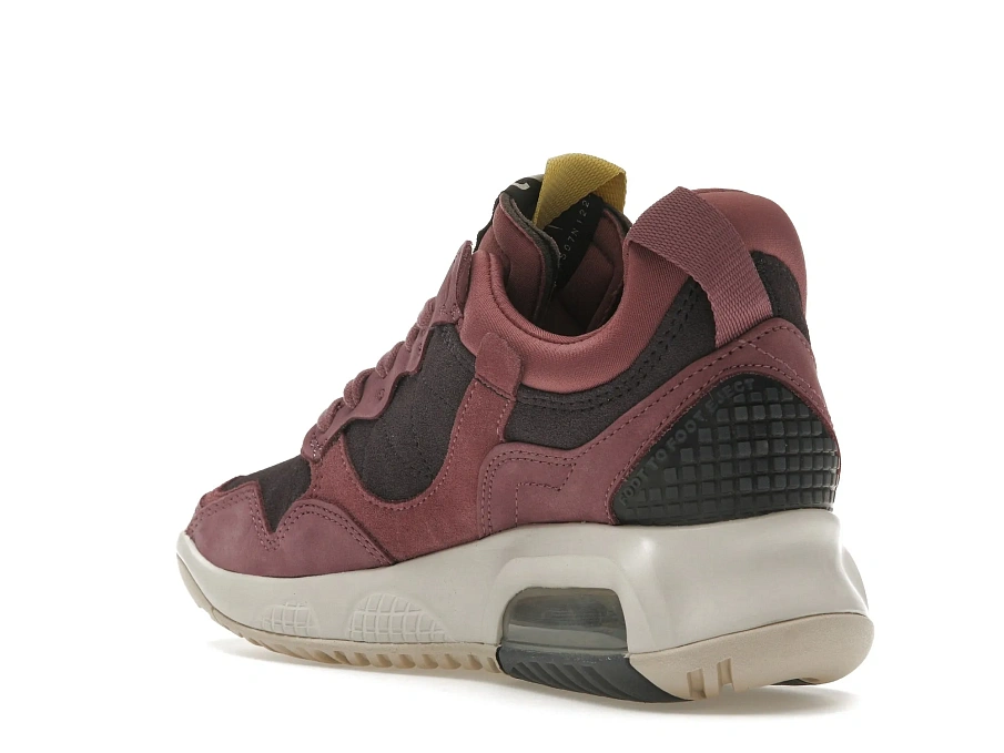 Фото № 6 с приближением к товару «‎Jordan MA2 Light Mulberry Cave Purple Off-Noir Saturn Gold »