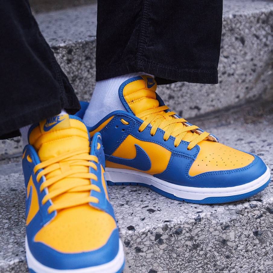 Фото № 1 с приближением к товару «‎Nike Dunk Retro »
