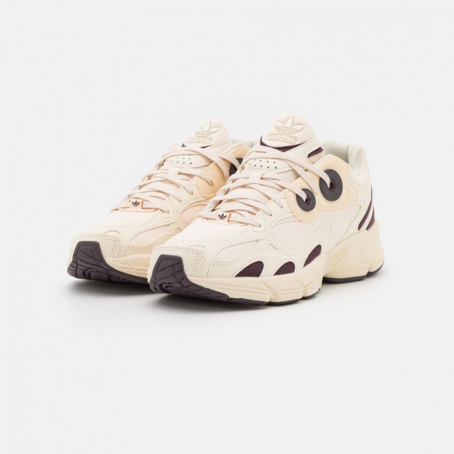 Фото № 3 с приближением к товару «‎Adidas Astir »