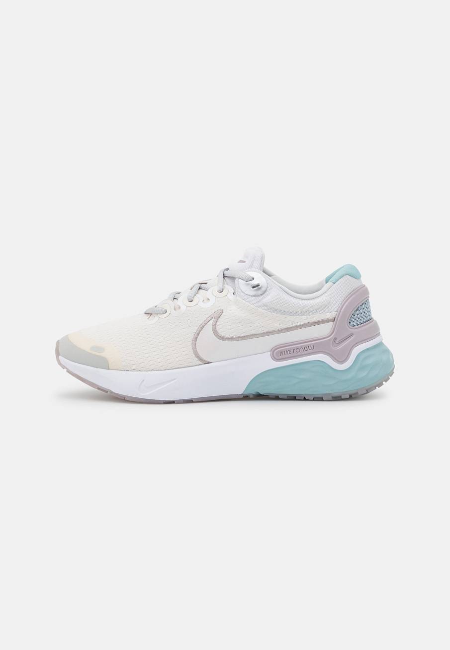 Фото № 1 с приближением к товару «‎Nike Renew 3 Prm»