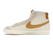 Фото № 3 с приближением к товару «‎Nike Blazer Mid 77»