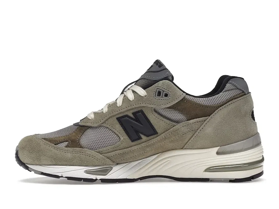 Фото № 3 с приближением к товару «‎New Balance 991»