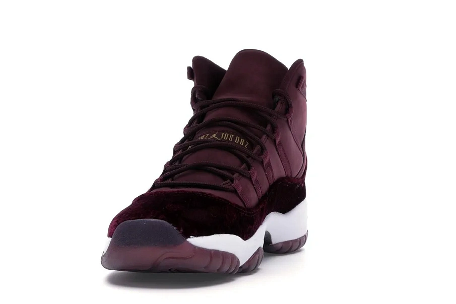 Фото № 4 с приближением к товару «‎Jordan 11 Retro Heiress Night Maroon »