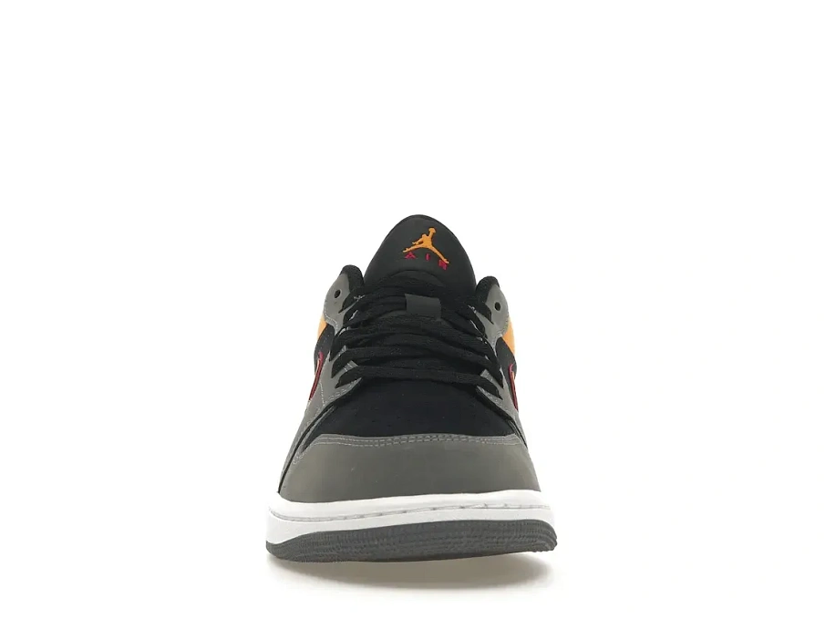 Фото № 2 с приближением к товару «‎Jordan 1 Low SE Light Graphite Vivid Orange»