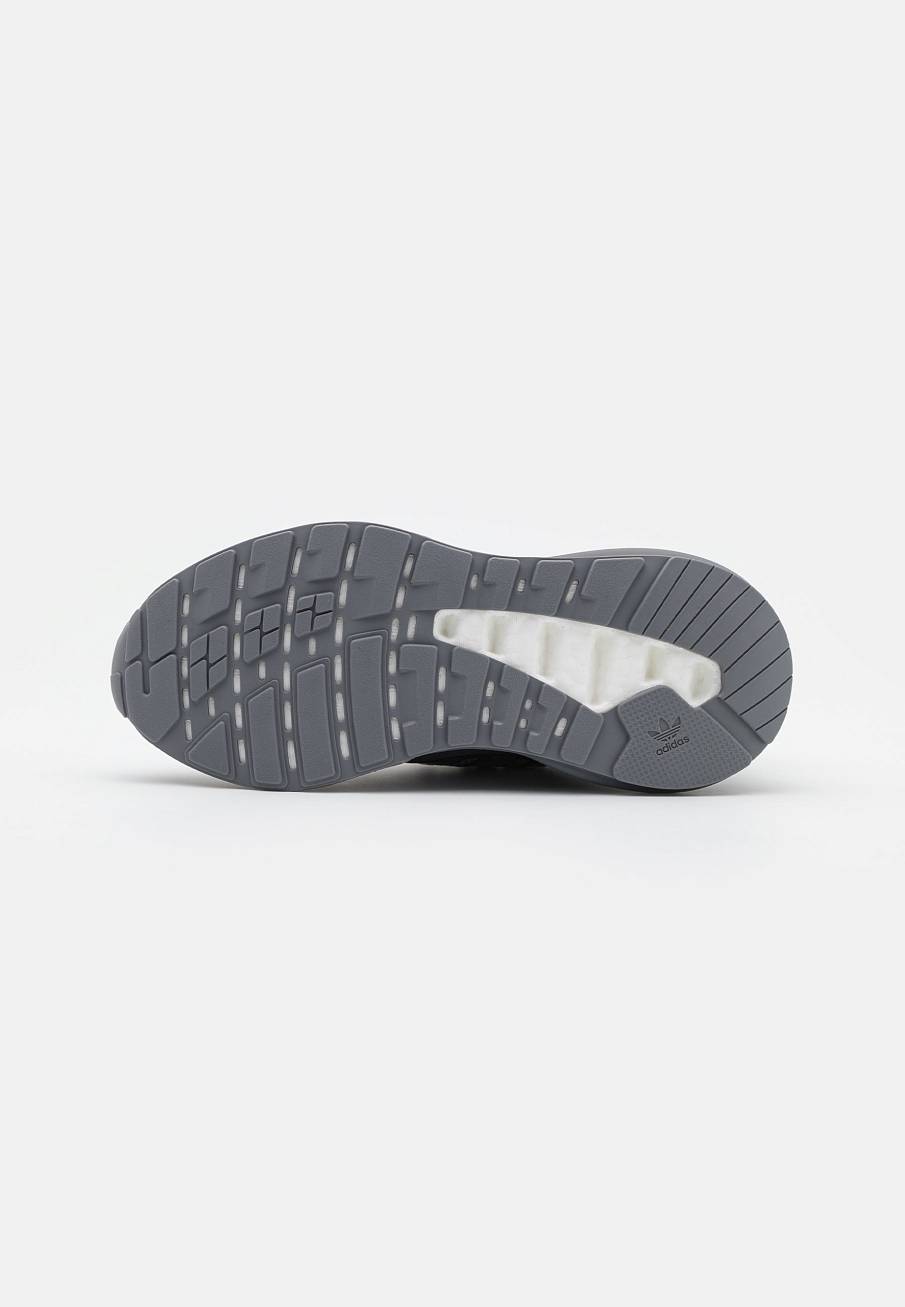 Фото № 5 с приближением к товару «‎Adidas ZX 2K Boost 2.0 »