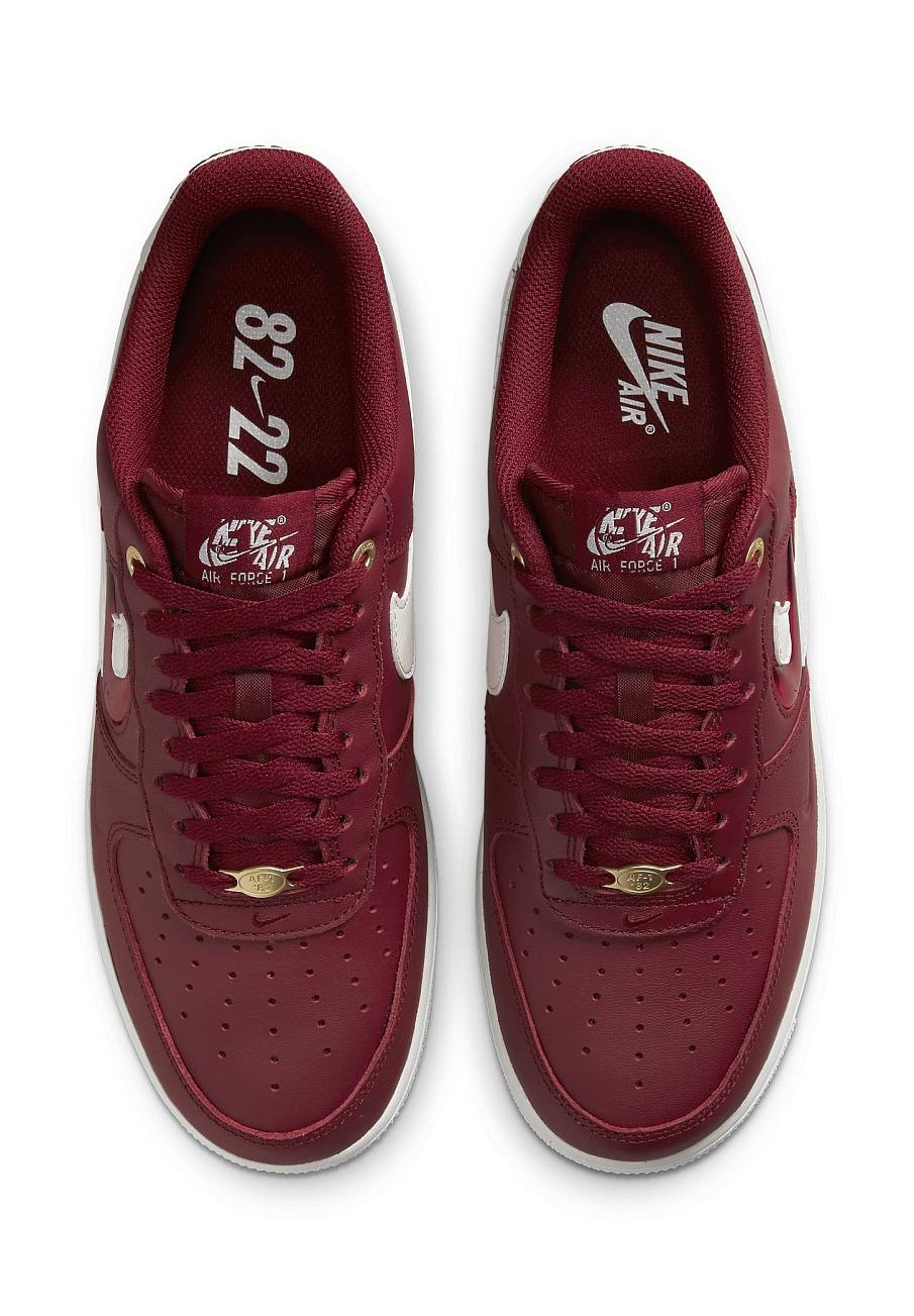 Фото № 3 с приближением к товару «‎Nike Air Force 1 ’07 Premium »