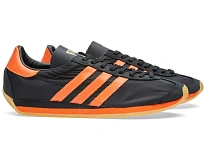 Фото № 1 с приближением к товару «‎adidas Country OG Core Black Solar Orange»