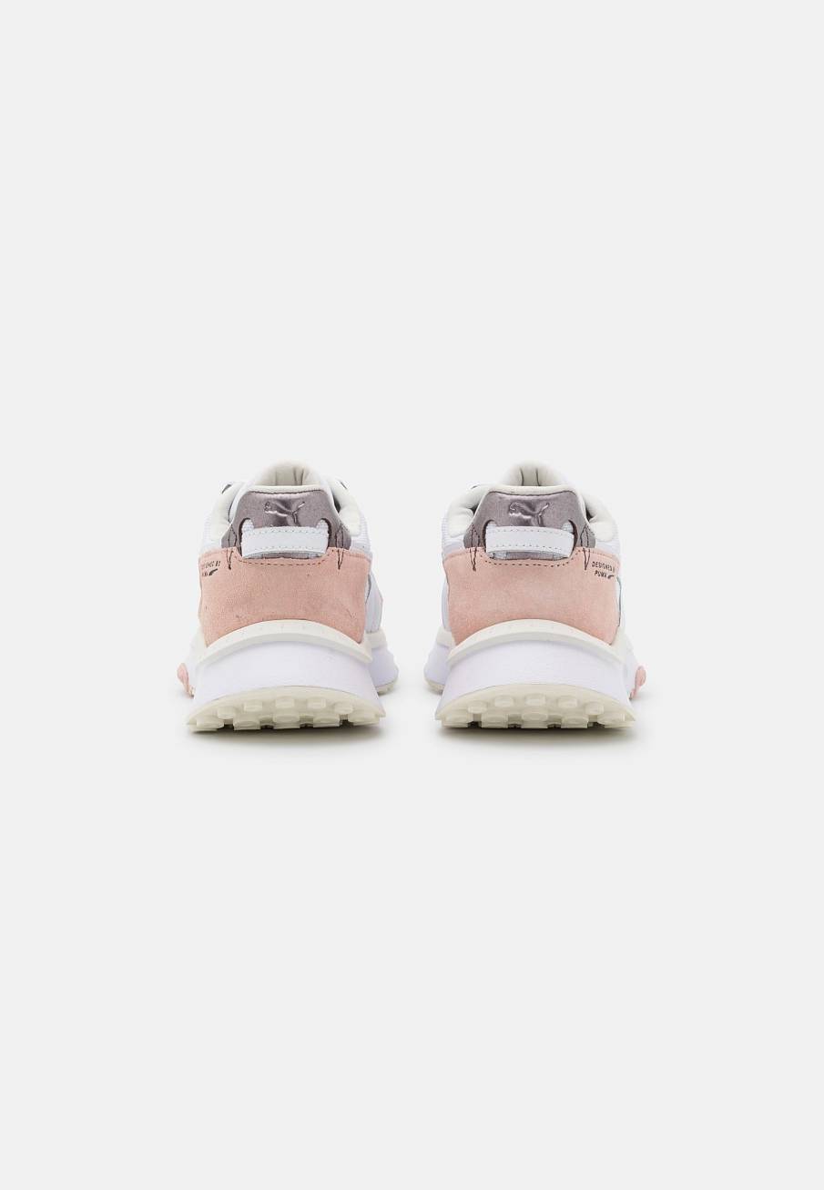 Фото № 4 с приближением к товару «‎Puma Wild Rider Soft »
