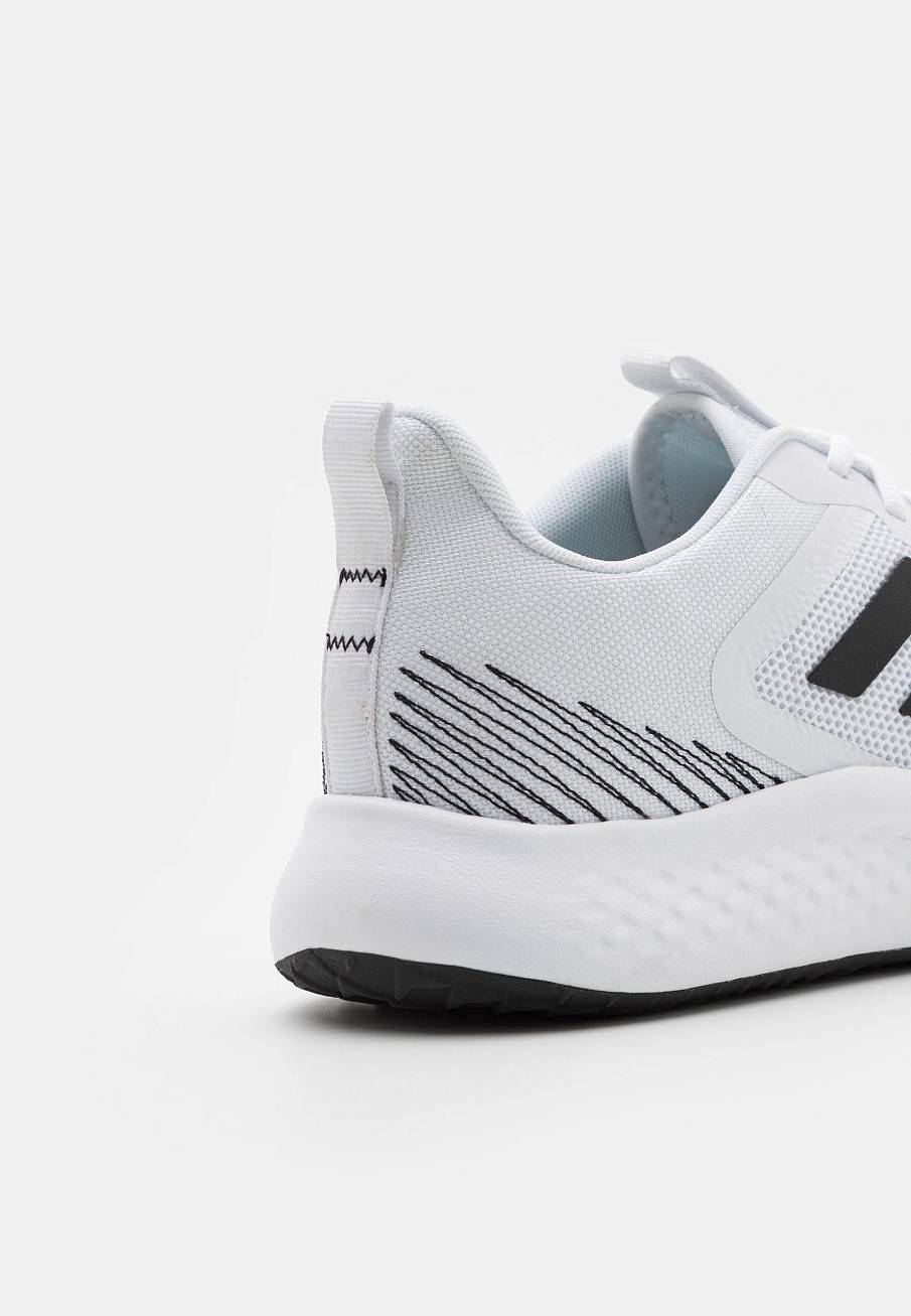 Фото № 5 с приближением к товару «‎Adidas Fluidstreet»