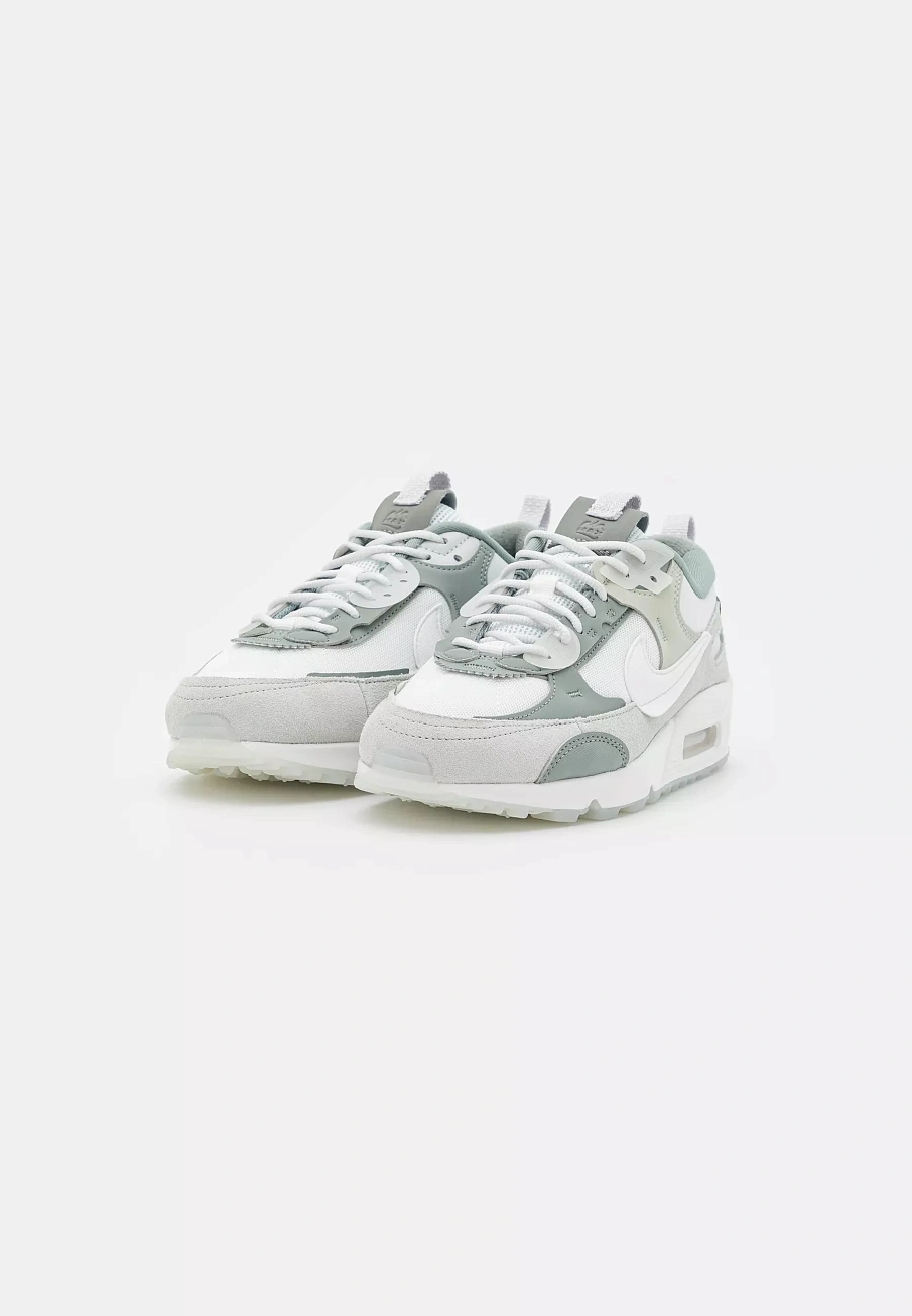 Фото № 2 с приближением к товару «‎W AIR MAX 90 FUTURA»